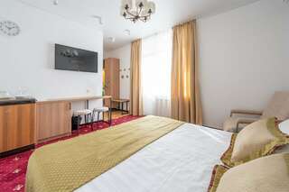 Гостиница Вилла Дежа Вю Адлер Трехместный номер с балконом-3