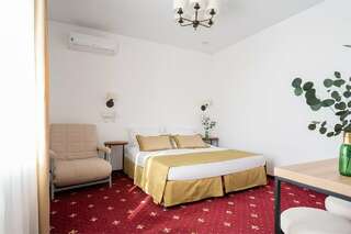 Гостиница Вилла Дежа Вю Адлер Трехместный номер с балконом-2