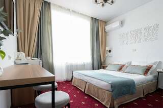 Гостиница Вилла Дежа Вю Адлер Четырехместный номер с балконом-1